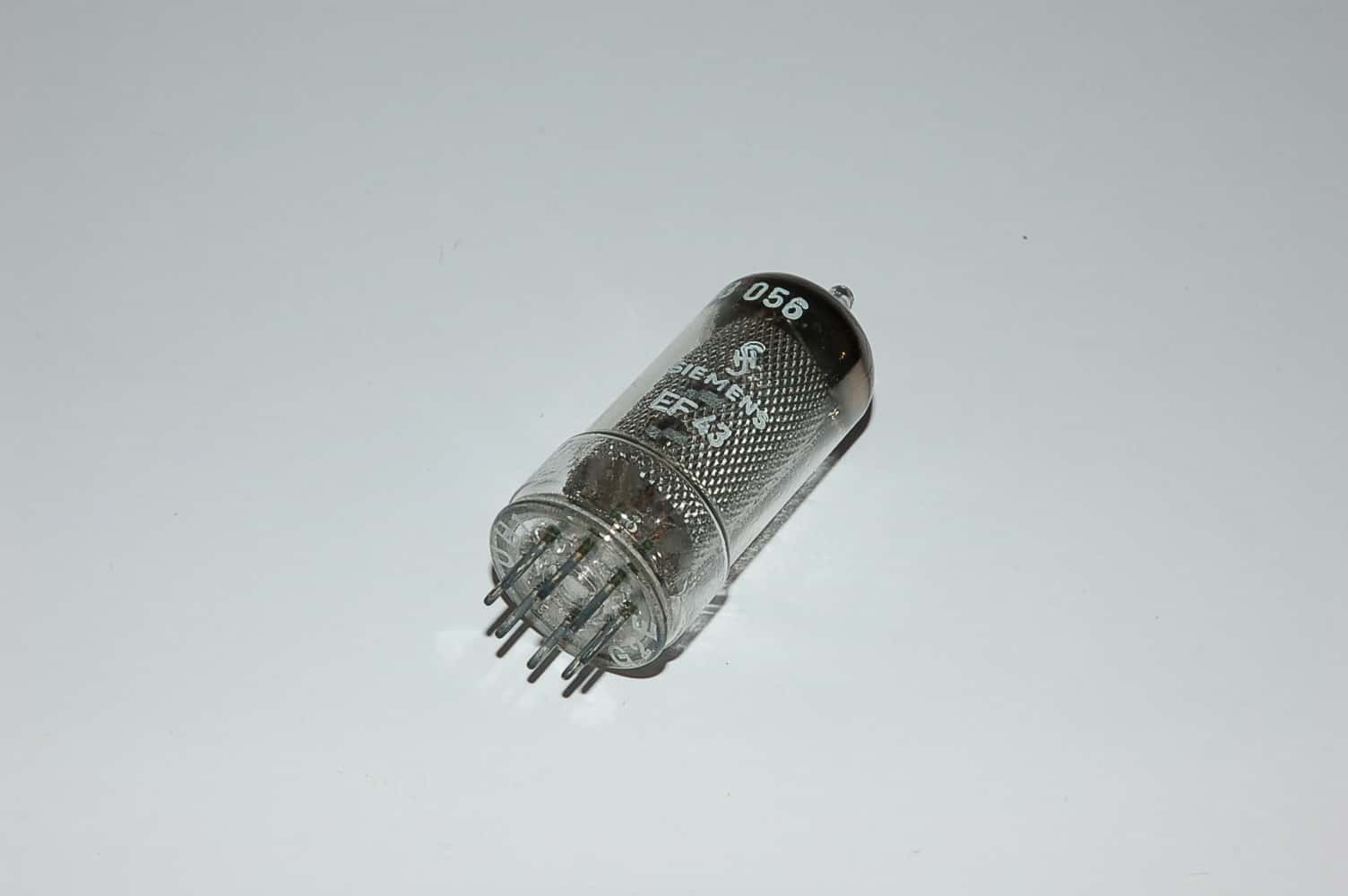 EF43 Röhre Pentode B8A Uf 6,3V