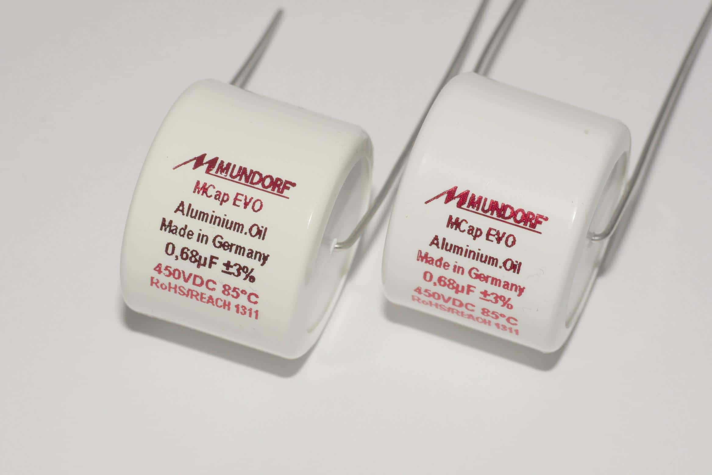 0,68uF Mundorf MCAP 450V 3% EVO ALU Öl Kondensator 22x16mm